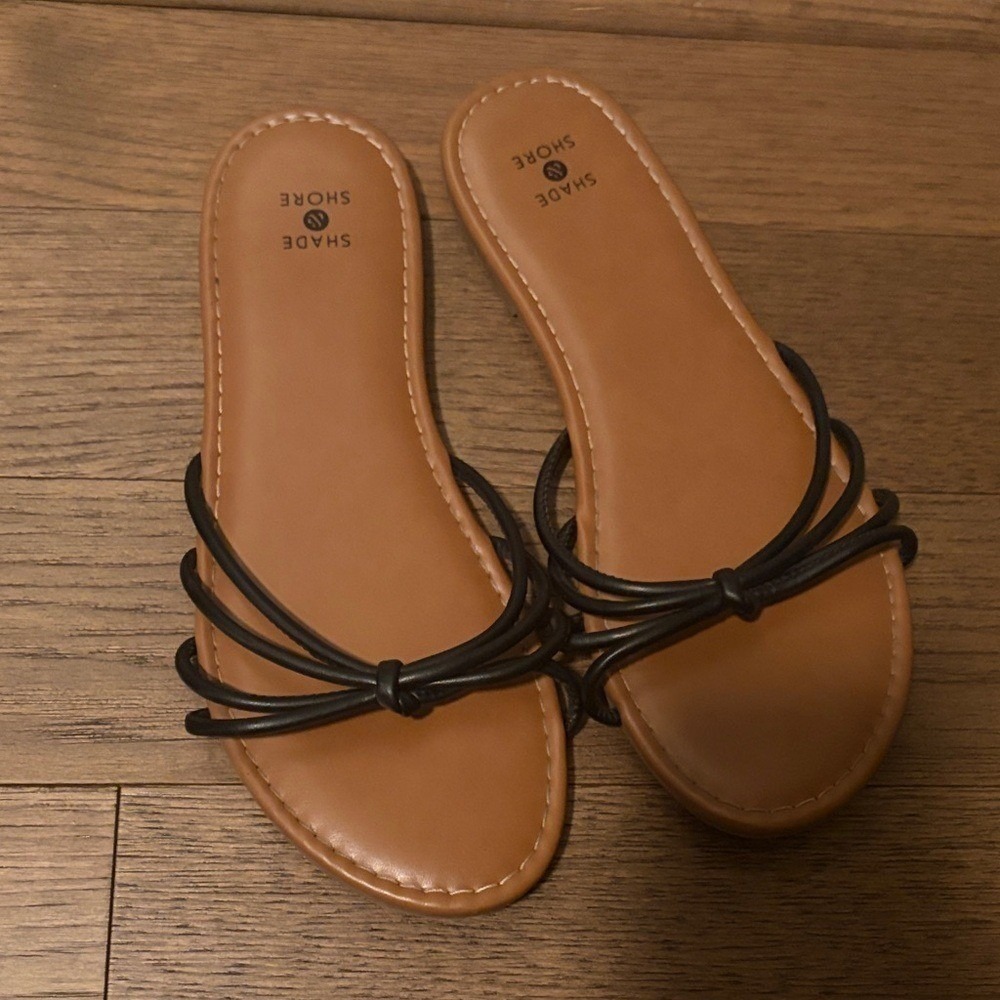 Shade & Shore Tan and Black Women's Sandals